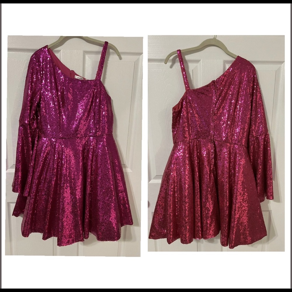 Custom Women’s Marc Defang New York size Large 10-11 FUCHSIA Sequins One Sleeve